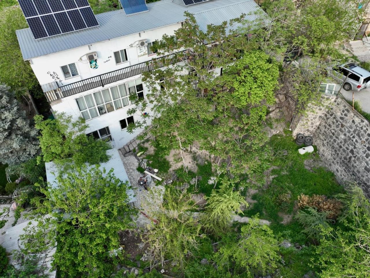 Cosy Studio With Beautiful Garden Ереван Экстерьер фото